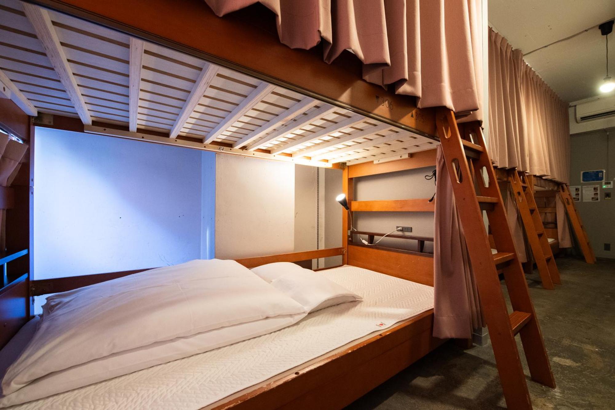Bed 6-Bed Female Dormitory Room